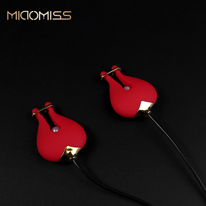 Vibrating Nipple Clamps & Masturbator Set BM40